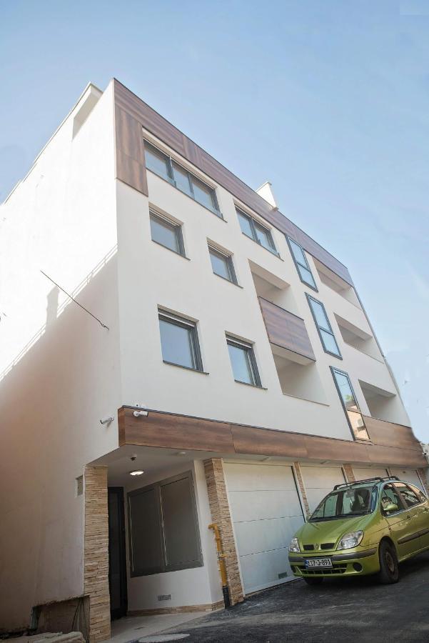 Luna Deluxe City Center & Free Parking Saraievo Exterior foto